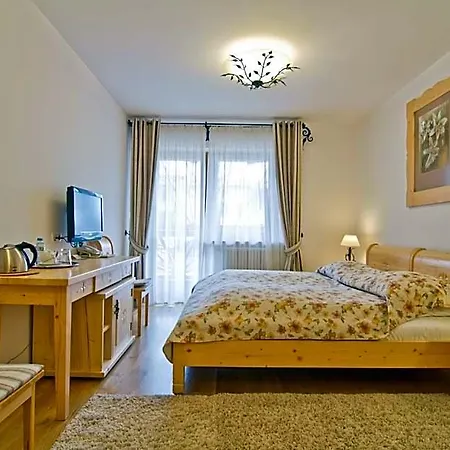 Kominiarski Wierch Oda ve Kahvaltı 4*